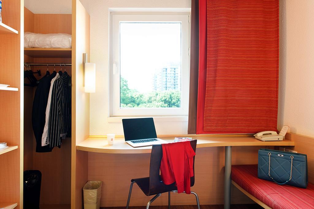 Ibis Ningbo Qianhu Plaza Hotel Εξωτερικό φωτογραφία