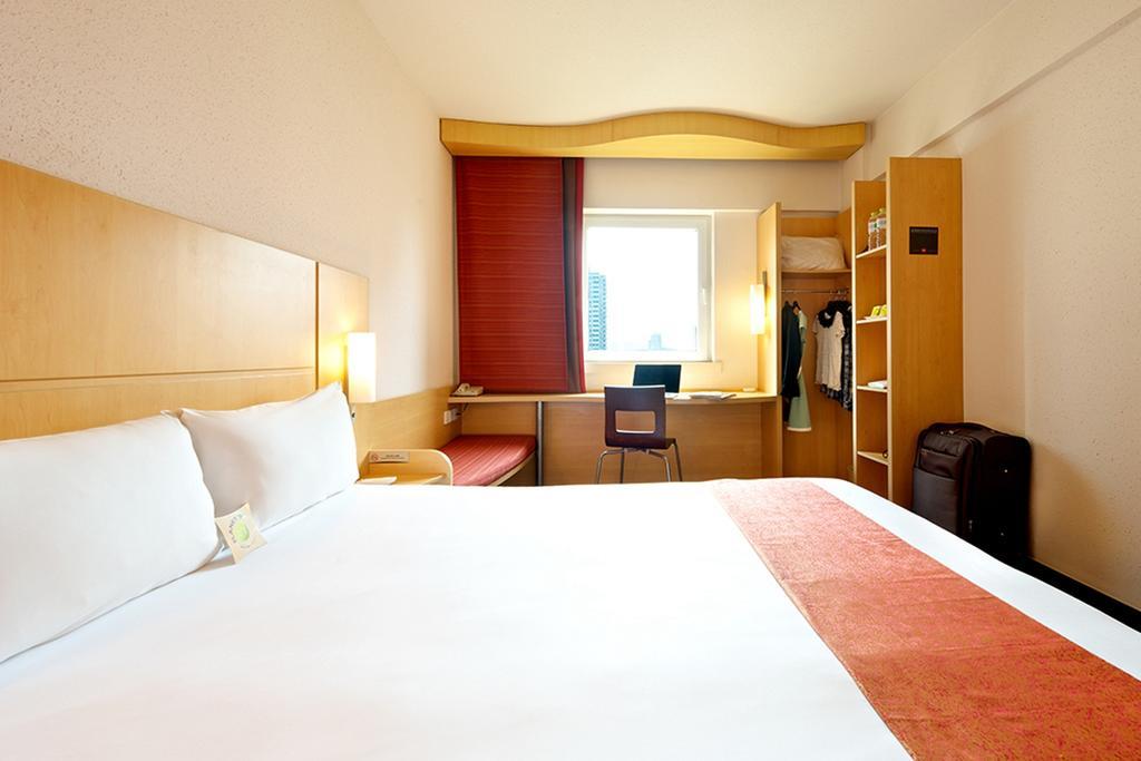 Ibis Ningbo Qianhu Plaza Hotel Εξωτερικό φωτογραφία