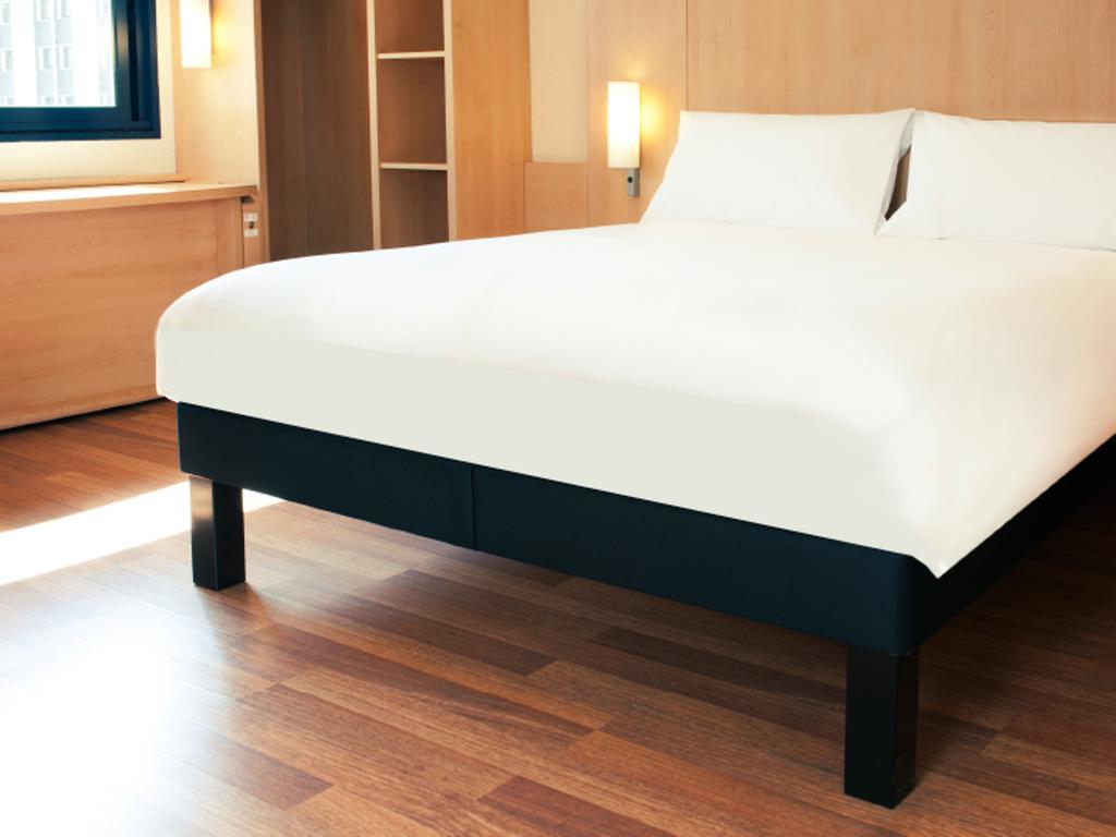 Ibis Ningbo Qianhu Plaza Hotel Εξωτερικό φωτογραφία