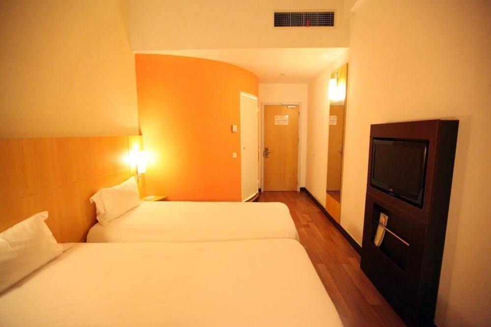 Ibis Ningbo Qianhu Plaza Hotel Εξωτερικό φωτογραφία